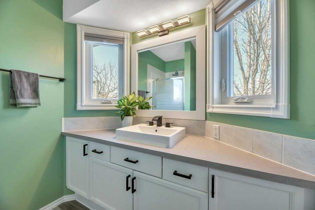 191 Strathaven Crescent, Strathmore, AB - Indoor Photo Showing Bathroom