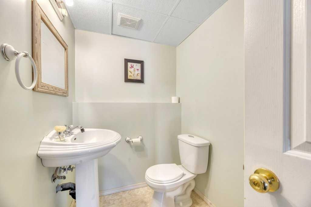 191 Strathaven Crescent, Strathmore, AB - Indoor Photo Showing Bathroom