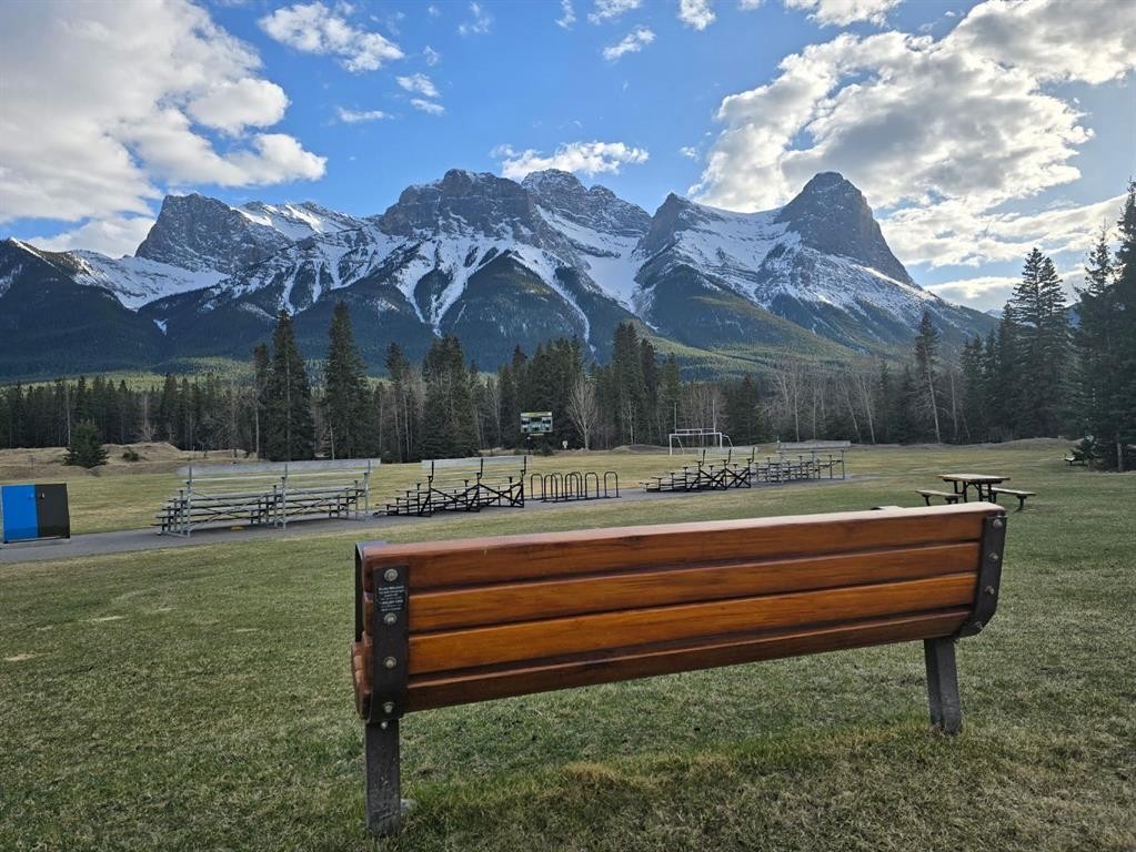 538 1 Street, Canmore, AB
