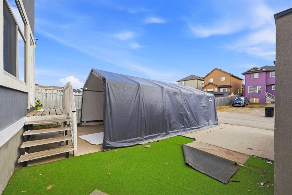 256 Saddlecrest Boulevard Ne, Calgary, AB - Outdoor