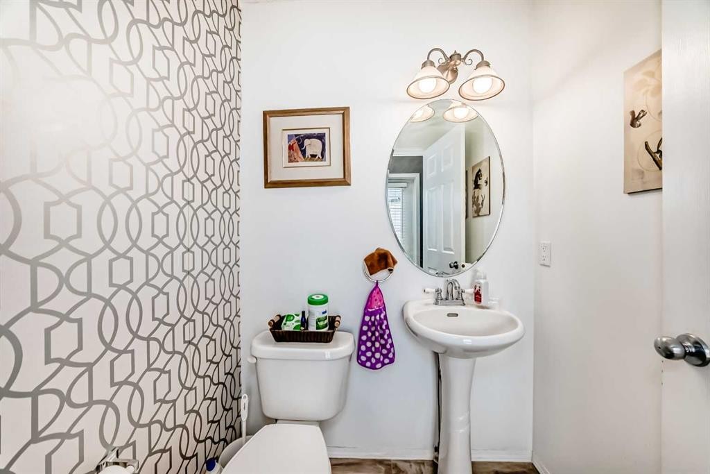 112 Country Village Cape Ne, Calgary, AB - Indoor Photo Showing Bathroom