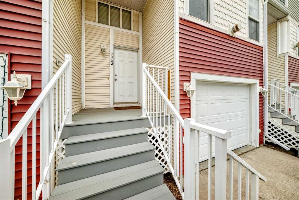 112 Country Village Cape Ne, Calgary, AB - Outdoor