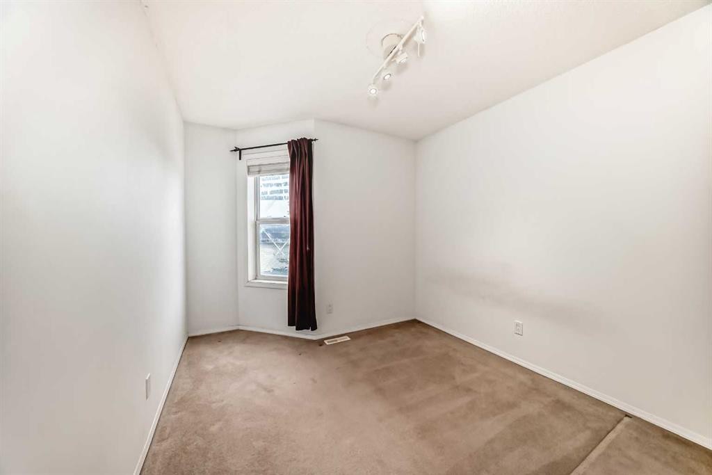 112 Country Village Cape Ne, Calgary, AB - Indoor Photo Showing Other Room