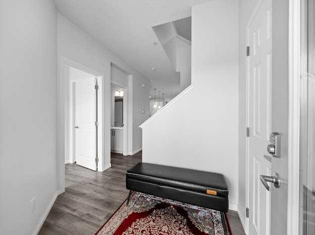 136 Lucas Street Nw, Calgary, AB - Indoor Photo Showing Other Room