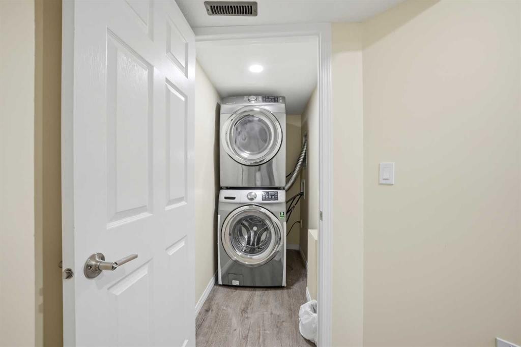 193 Cityscape Gardens Ne, Calgary, AB - Indoor Photo Showing Laundry Room
