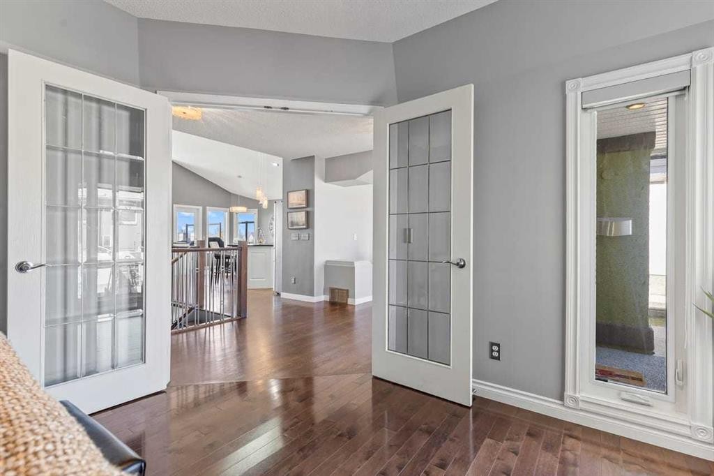 12 Arbour Estates Green Nw, Calgary, AB - Indoor Photo Showing Other Room