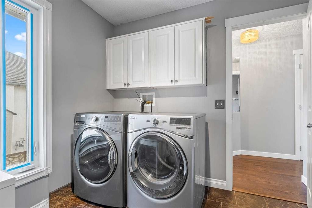 12 Arbour Estates Green Nw, Calgary, AB - Indoor Photo Showing Laundry Room