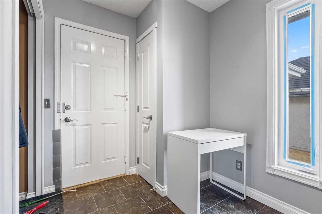 12 Arbour Estates Green Nw, Calgary, AB - Indoor Photo Showing Other Room