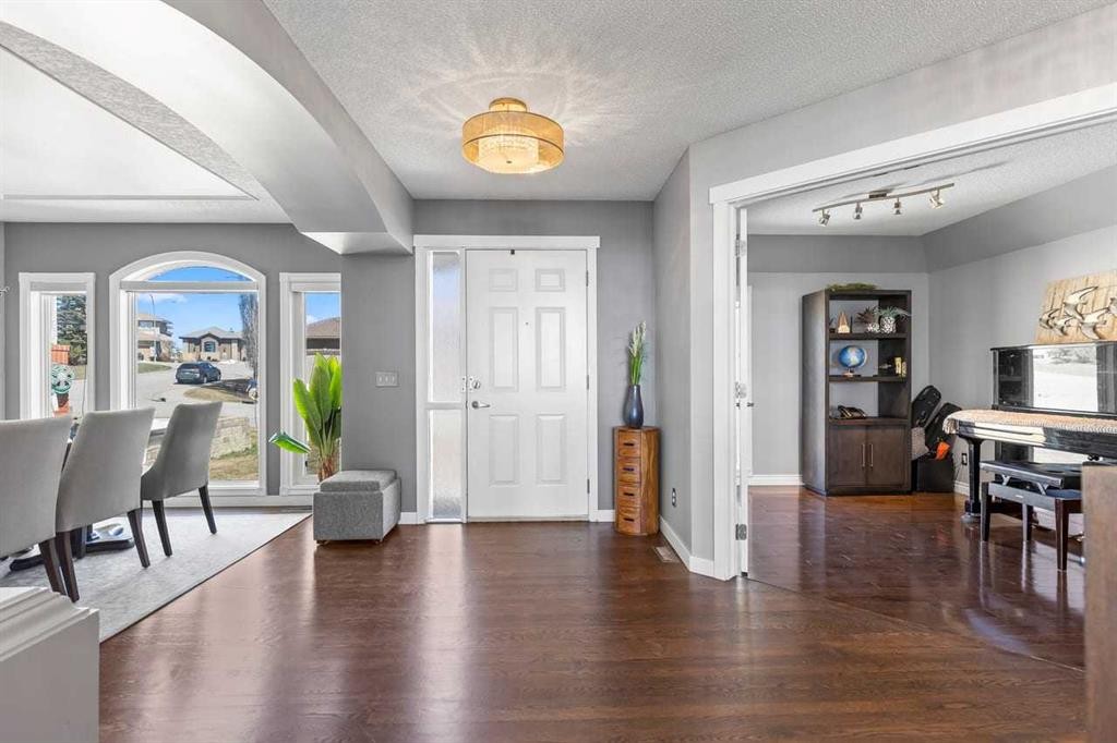 12 Arbour Estates Green Nw, Calgary, AB - Indoor Photo Showing Other Room