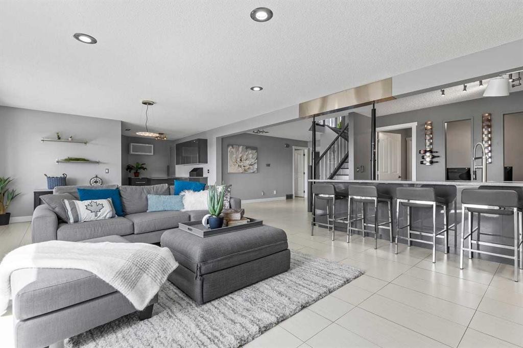 12 Arbour Estates Green Nw, Calgary, AB - Indoor Photo Showing Living Room