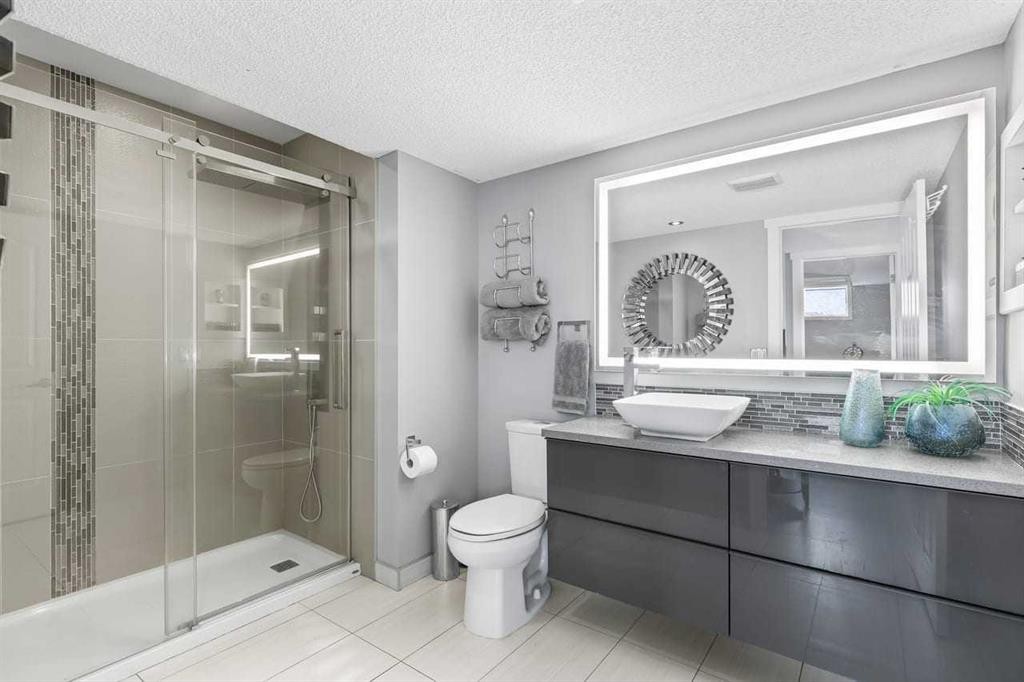 12 Arbour Estates Green Nw, Calgary, AB - Indoor Photo Showing Bathroom