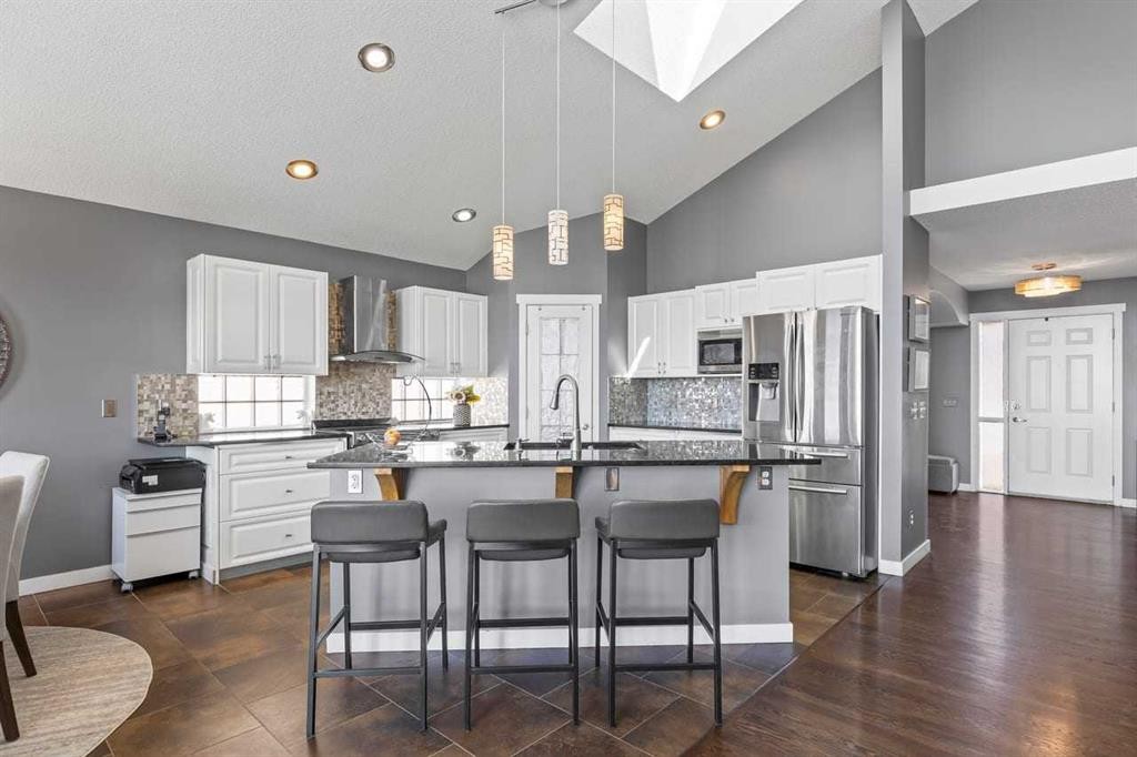 12 Arbour Estates Green Nw, Calgary, AB - Indoor Photo Showing Kitchen With Upgraded Kitchen