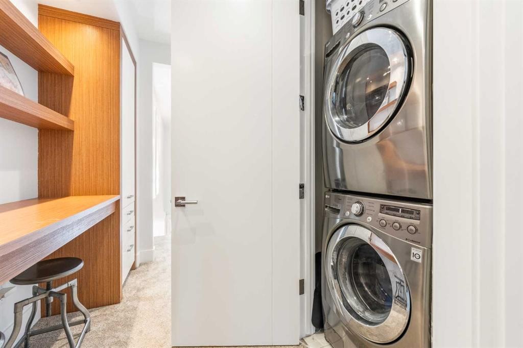 2027 42 Avenue Sw, Calgary, AB - Indoor Photo Showing Laundry Room