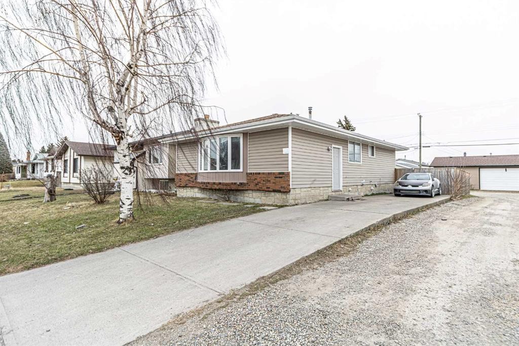 121 Margate Close Ne, Calgary, AB - Outdoor