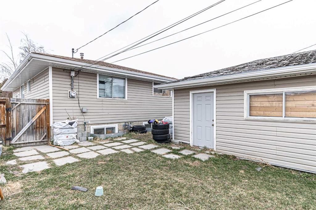 121 Margate Close Ne, Calgary, AB - Outdoor With Exterior