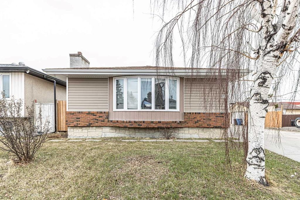121 Margate Close Ne, Calgary, AB - Outdoor