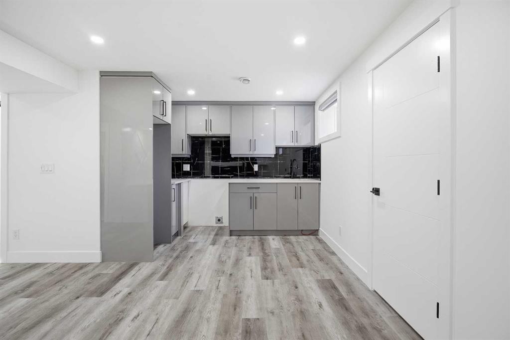 248 Castledale Way Ne, Calgary, AB - Indoor Photo Showing Kitchen