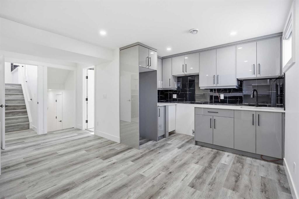 248 Castledale Way Ne, Calgary, AB - Indoor Photo Showing Kitchen