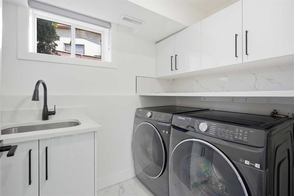 248 Castledale Way Ne, Calgary, AB - Indoor Photo Showing Laundry Room