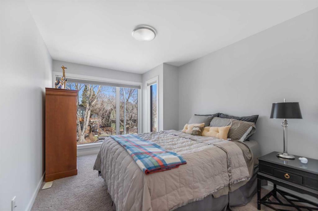 831 22 Avenue Nw, Calgary, AB - Indoor Photo Showing Bedroom