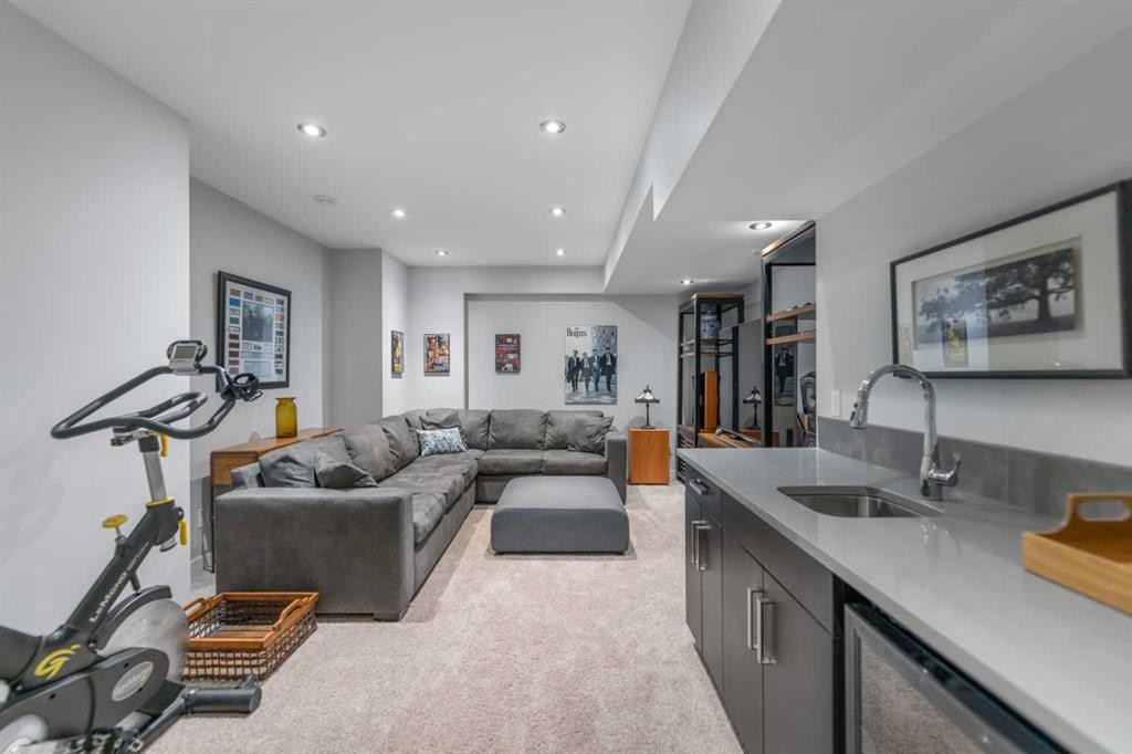 831 22 Avenue Nw, Calgary, AB - Indoor