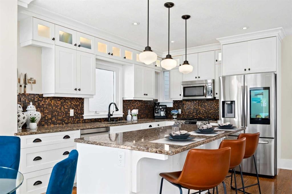 3607 7 Street Sw, Calgary, AB - Indoor Photo Showing Kitchen With Upgraded Kitchen