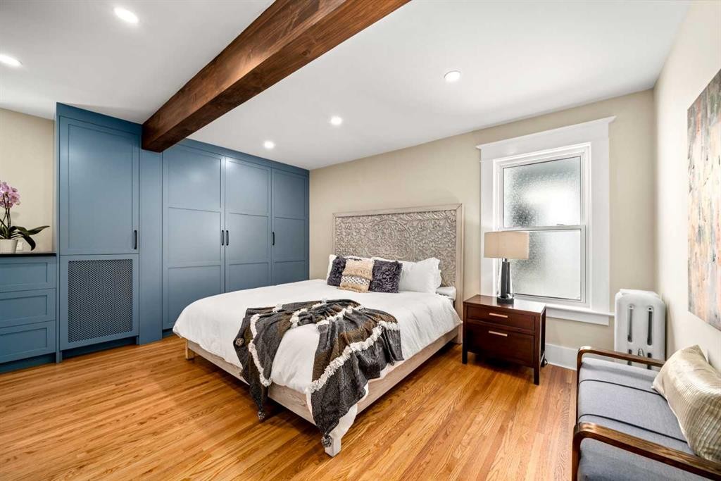 3607 7 Street Sw, Calgary, AB - Indoor Photo Showing Bedroom