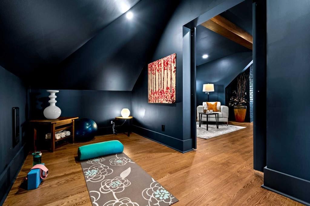 3607 7 Street Sw, Calgary, AB - Indoor Photo Showing Other Room