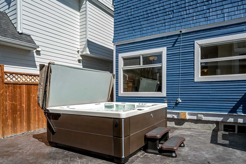 3607 7 Street Sw, Calgary, AB - Outdoor