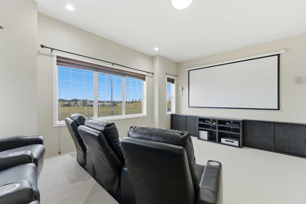 29 Royal Birkdale Drive Nw, Calgary, AB - Indoor Photo Showing Office