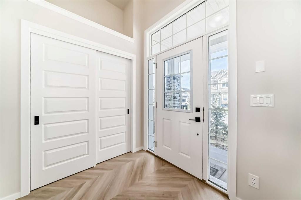 641 Windrow Manor Sw, Airdrie, AB - Indoor Photo Showing Other Room