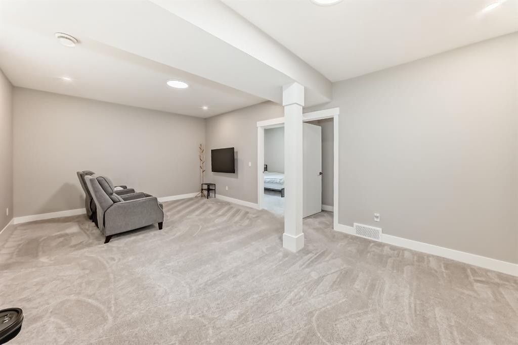 80 Vantage Drive, Cochrane, AB - Indoor