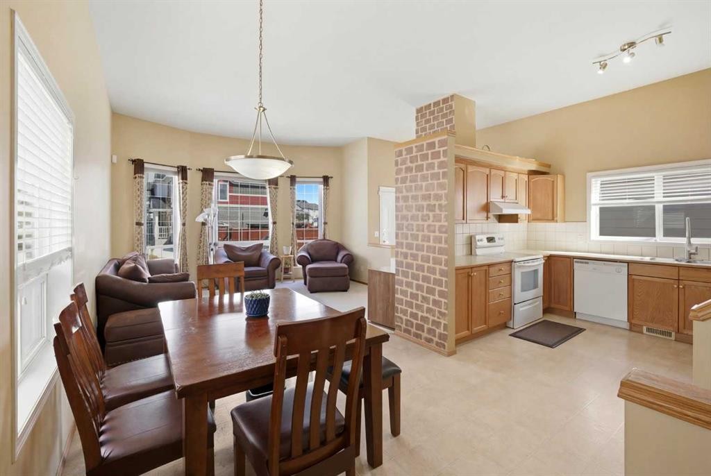 39 Saddlemont Close Ne, Calgary, AB - Indoor Photo Showing Other Room