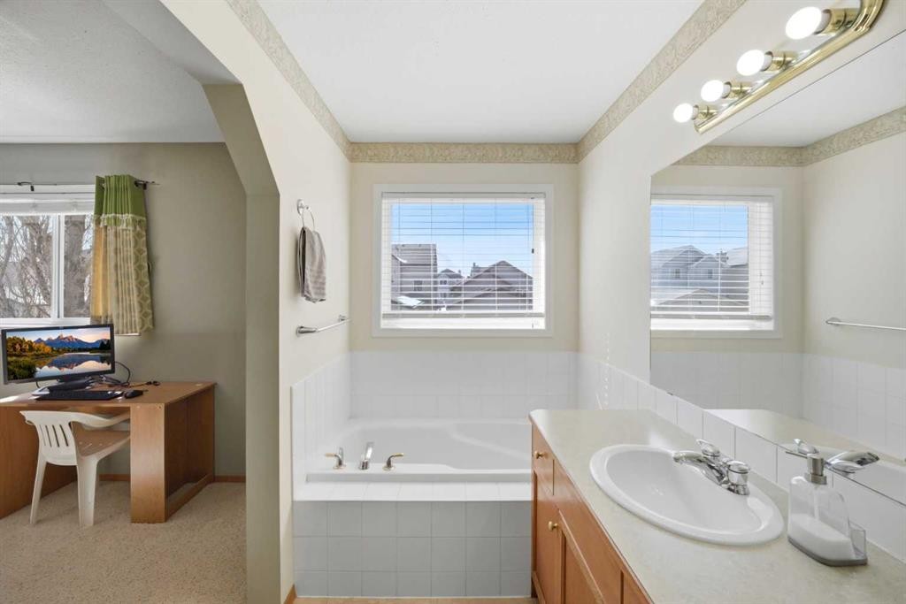 39 Saddlemont Close Ne, Calgary, AB - Indoor Photo Showing Bathroom
