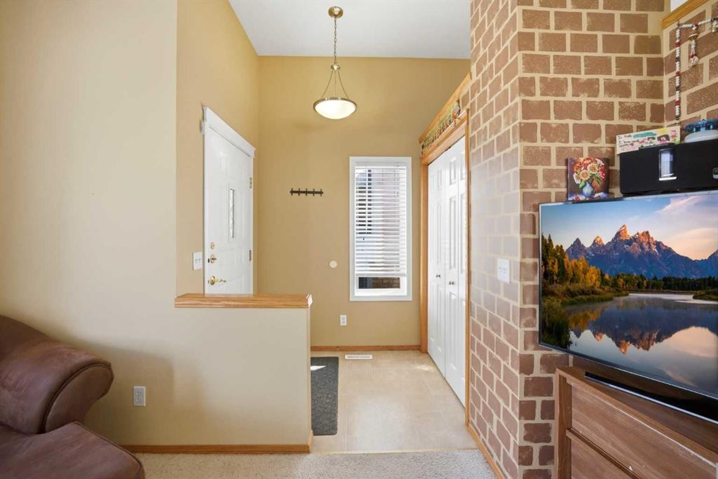 39 Saddlemont Close Ne, Calgary, AB - Indoor Photo Showing Other Room
