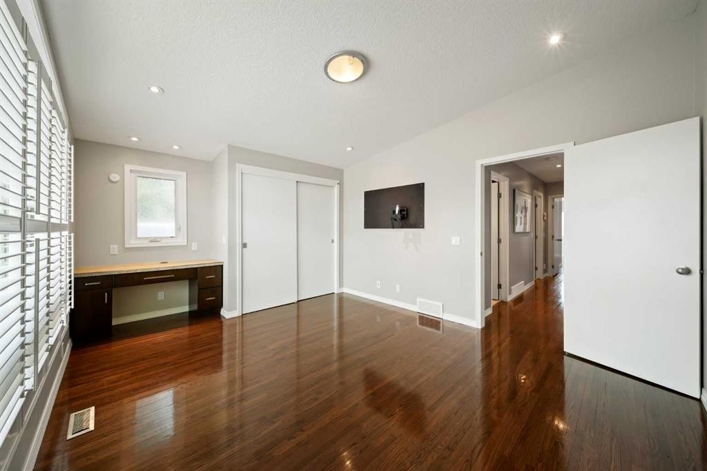 159 Malibou Road Sw, Calgary, AB - Indoor Photo Showing Other Room