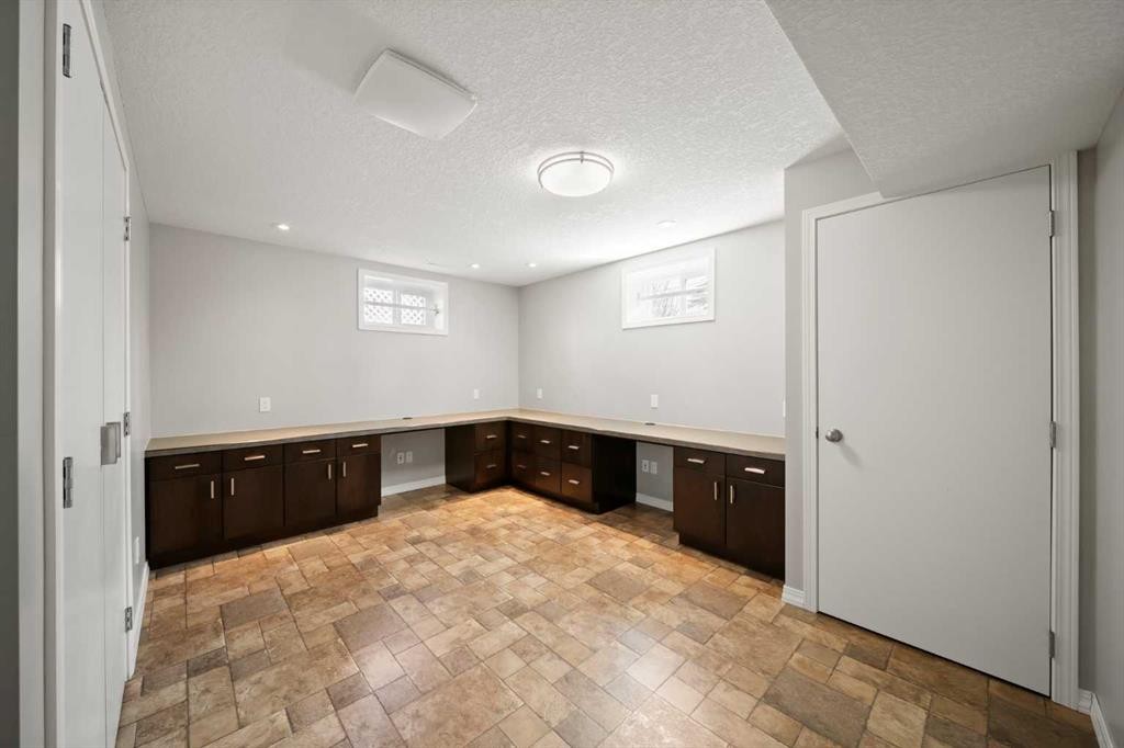 159 Malibou Road Sw, Calgary, AB - Indoor Photo Showing Other Room