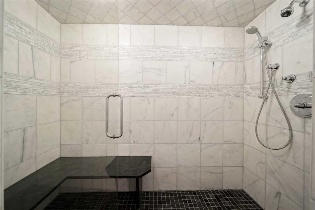 159 Malibou Road Sw, Calgary, AB - Indoor Photo Showing Bathroom