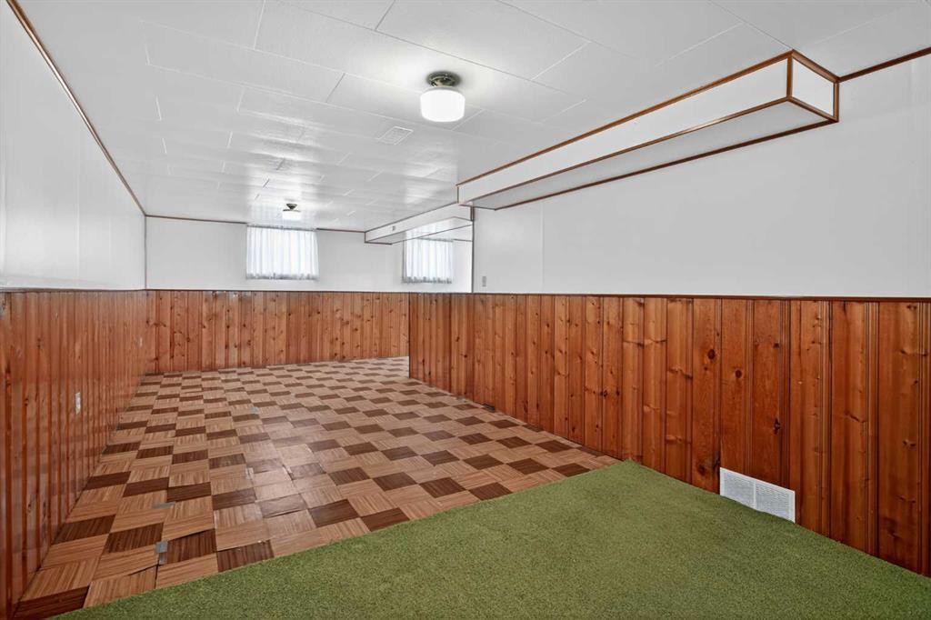 2416 38 Street Sw, Calgary, AB - Indoor Photo Showing Other Room