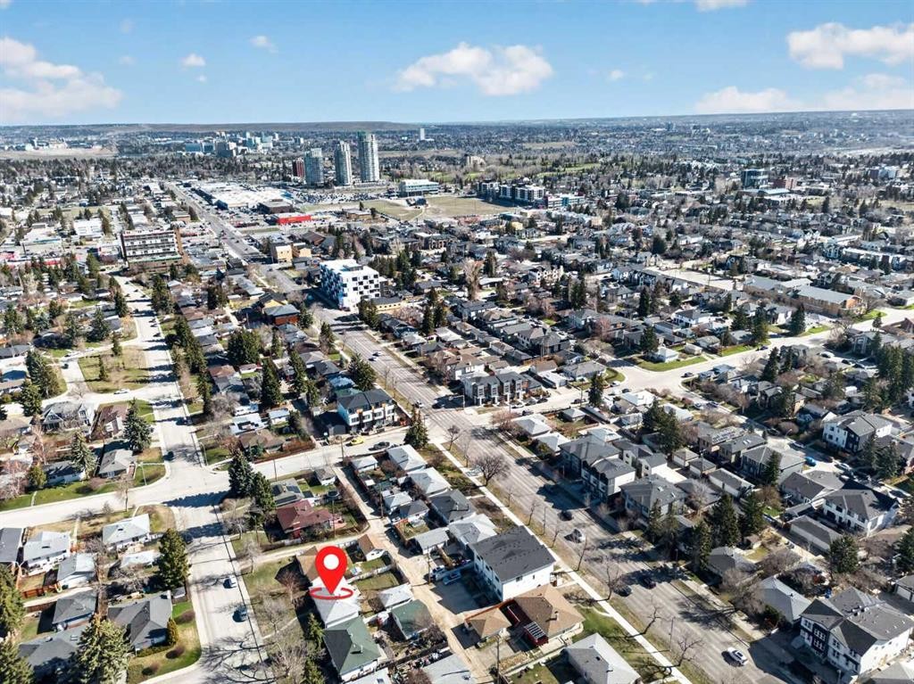 2416 38 Street Sw, Calgary, AB - Outdoor With View