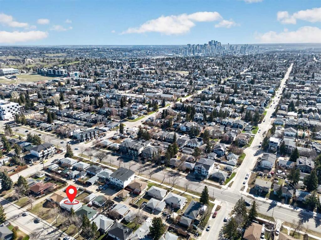 2416 38 Street Sw, Calgary, AB - Outdoor With View