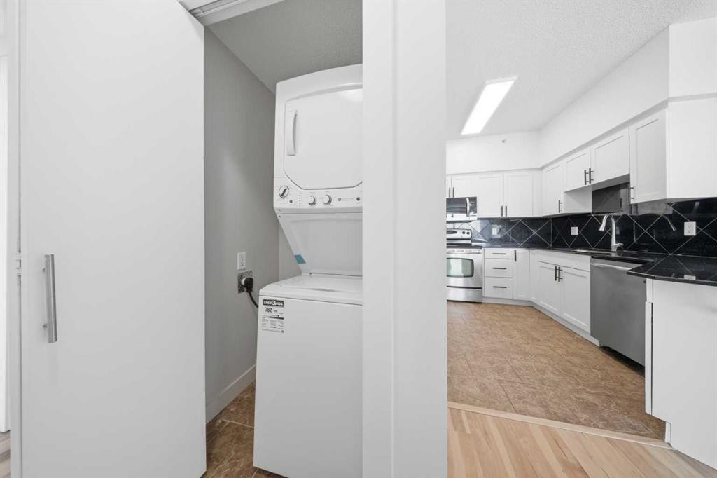 1507-8710 Horton Road Sw, Calgary, AB - Indoor Photo Showing Laundry Room