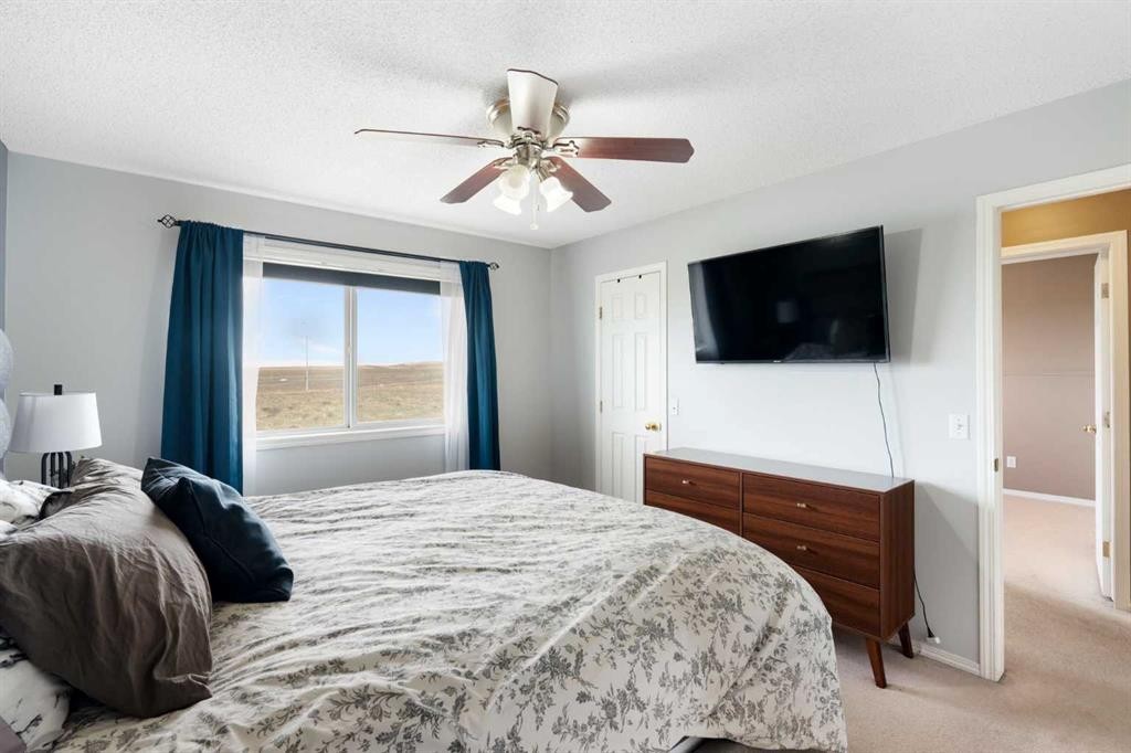 459 Citadel Meadow Bay Nw, Calgary, AB - Indoor Photo Showing Bedroom