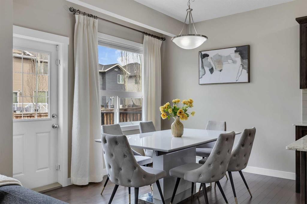 175 Brightoncrest Point Se, Calgary, AB - Indoor Photo Showing Dining Room