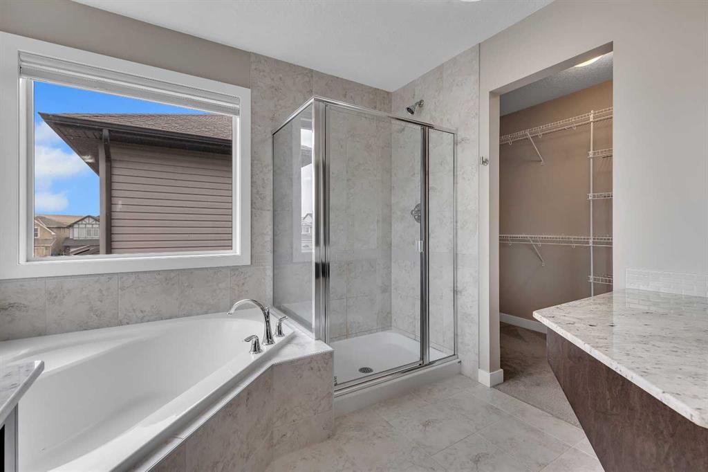 175 Brightoncrest Point Se, Calgary, AB - Indoor Photo Showing Bathroom