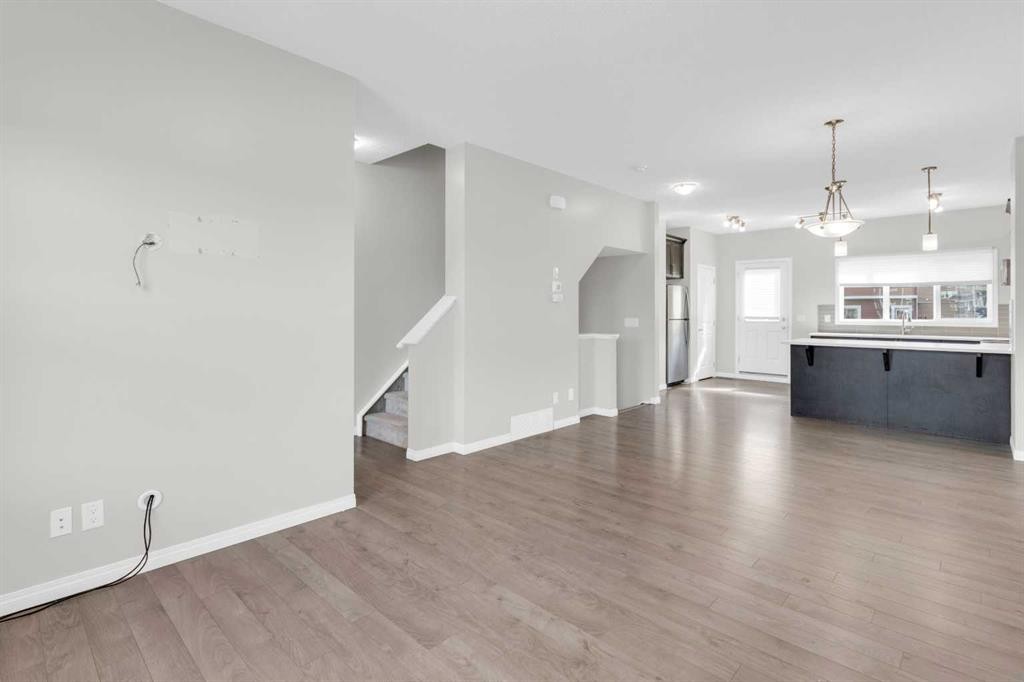140 Sundown Road, Cochrane, AB - Indoor