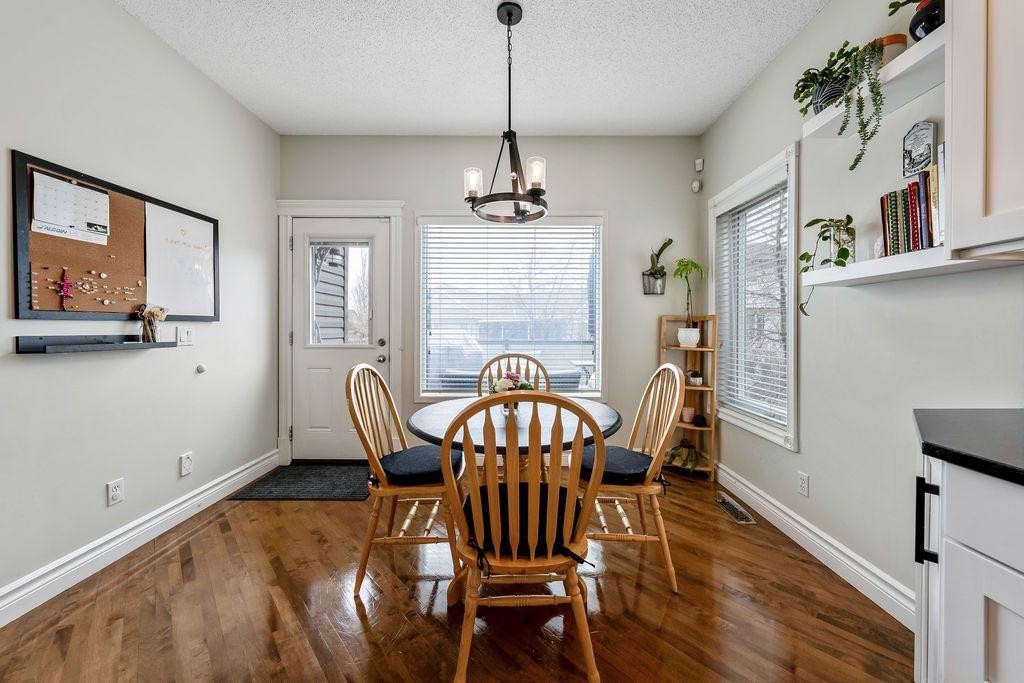 4 Cimarron Trail, Okotoks, AB - Indoor Photo Showing Dining Room