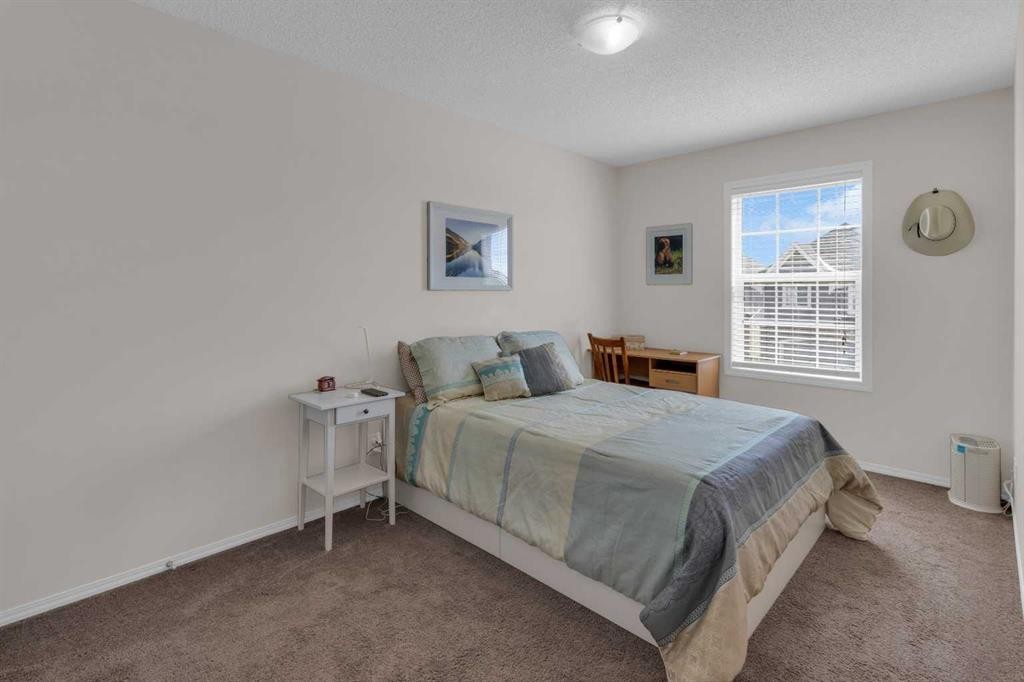 28 Cranarch Crescent Se, Calgary, AB - Indoor Photo Showing Bedroom