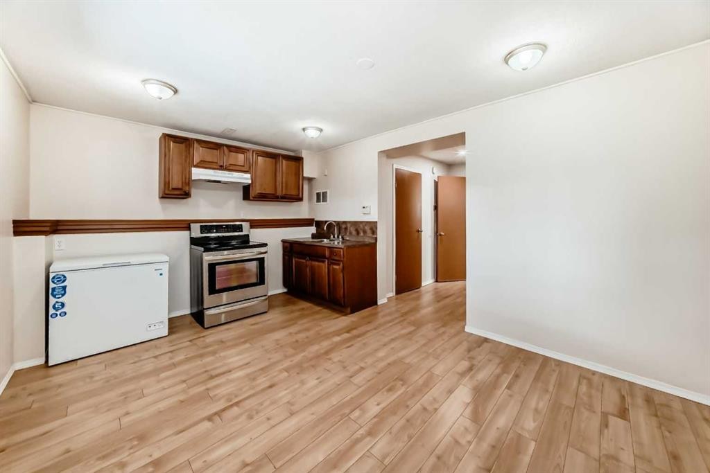 51 Covington Rise Ne, Calgary, AB - Indoor Photo Showing Kitchen