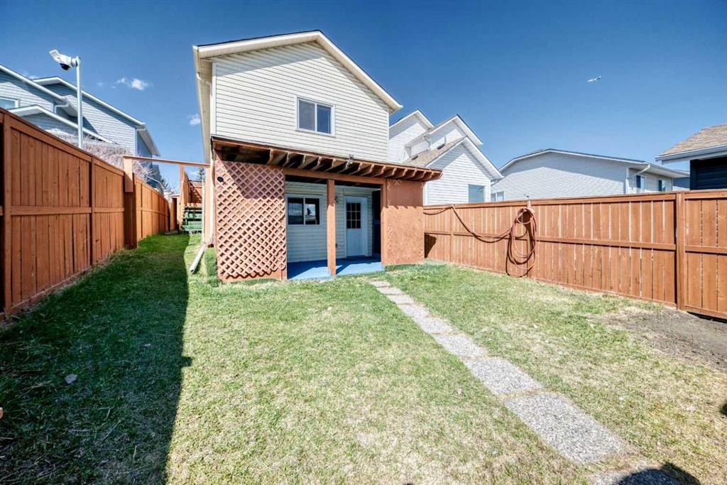 51 Covington Rise Ne, Calgary, AB - Outdoor